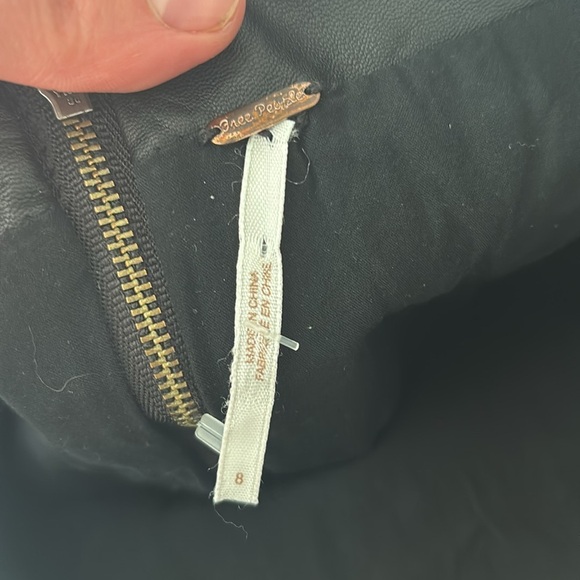 Free People Vegan Leather Mini Skirt - Size 8 - Picture 5 of 6